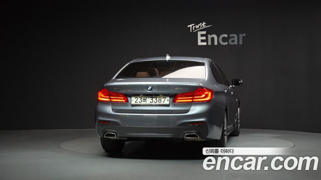 BMW 5 серия (G30) 2017