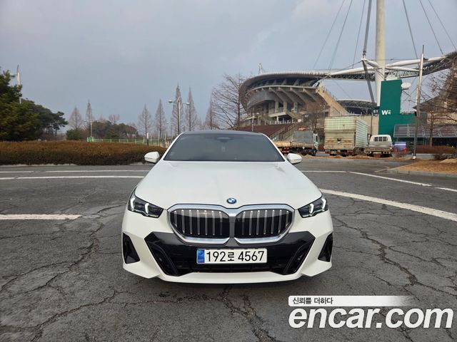 BMW 5 Series (G60) 2024