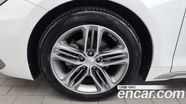 Hyundai Grandeur IG Hybrid 2018