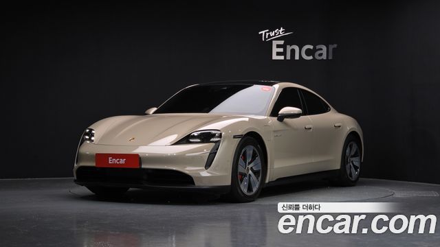 Porsche Тайкан 2021