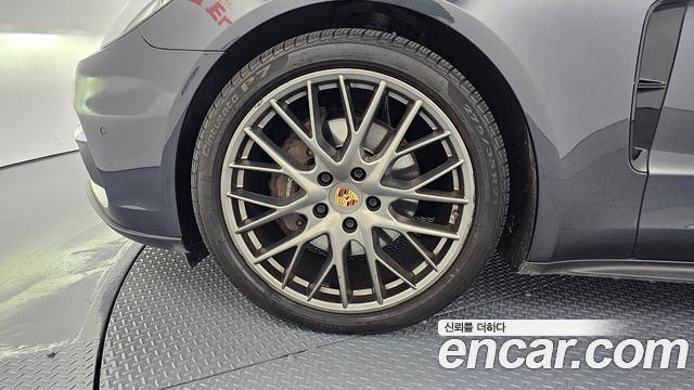 Porsche Панамера (971) 2018