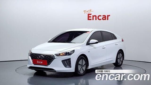 Hyundai Новый гибрид Ioniq 2020