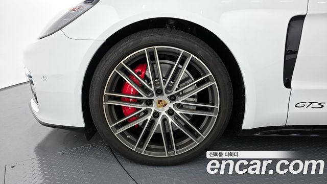 Porsche Панамера (971) 2019