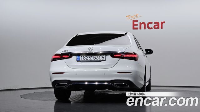 Mercedes-Benz Е-Класс W213 2023