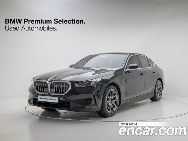 BMW 5 Series (G60) 2025