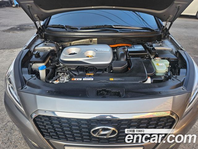 Hyundai YF Sonata Hybrid 2017