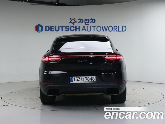 Porsche Кайенна (PO536) 2023