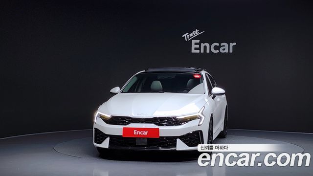 Kia Новый гибрид K5 третьего поколения 2024