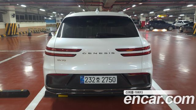 Genesis GV70 2025