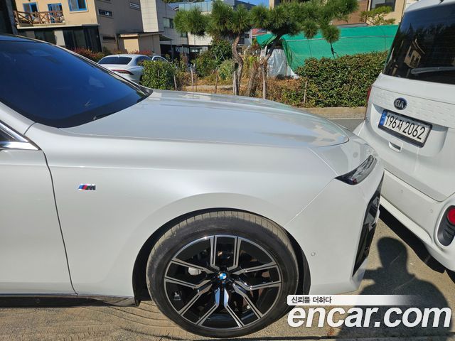 BMW 7 Series (G70) 2025