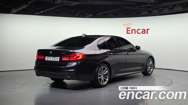 BMW 5 Series (G30) 2017