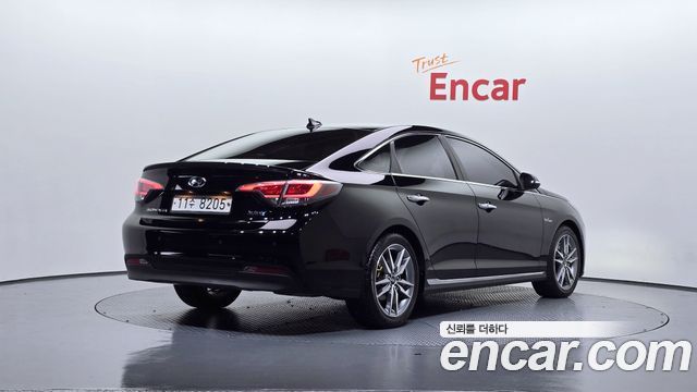 Hyundai YF Sonata Hybrid 2016