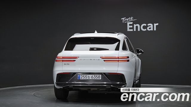 Genesis GV70 2025