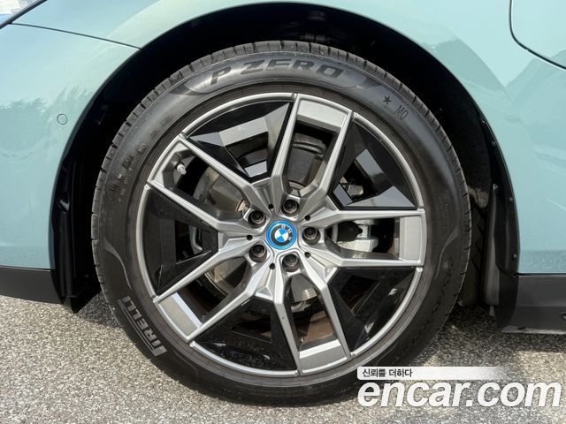 BMW 5 Series (G60) 2025