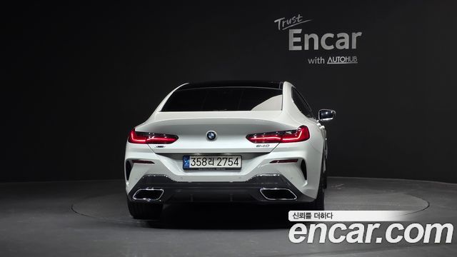 BMW 8-я серия (G15) 2022