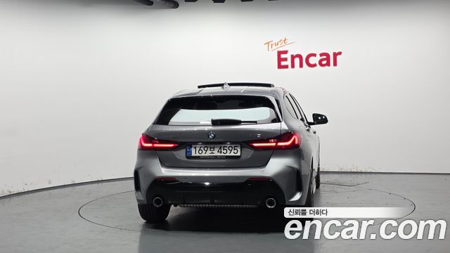 BMW 1 серия (F40) 2023