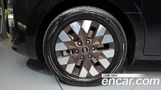 Hyundai Стария 2022