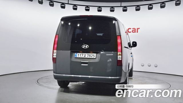 Hyundai Стария 2025