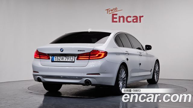 BMW 5 серия (G30) 2020