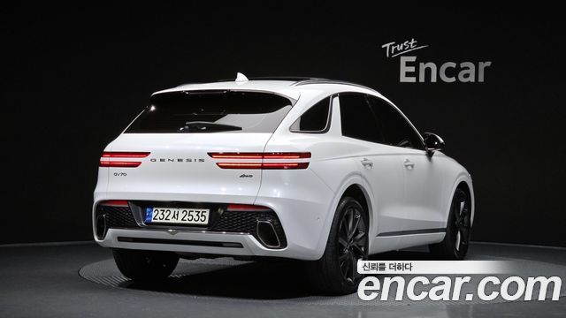 Genesis ГВ70 2021