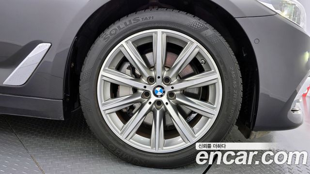 BMW 5 серия (G30) 2020