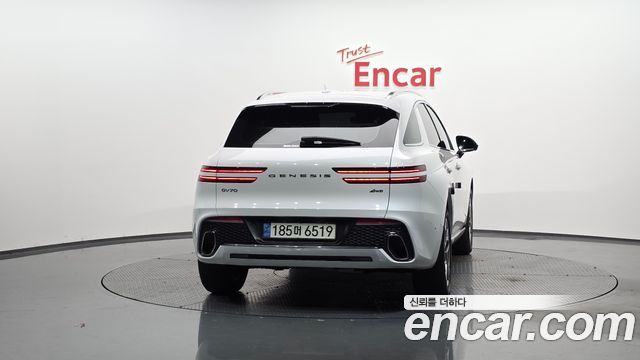 Genesis ГВ70 2023