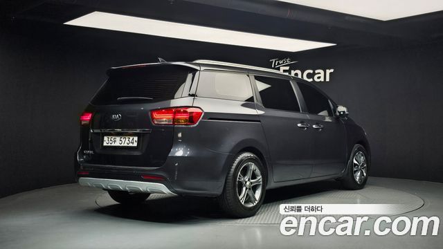 Kia Совершенно новый карнавал 2016