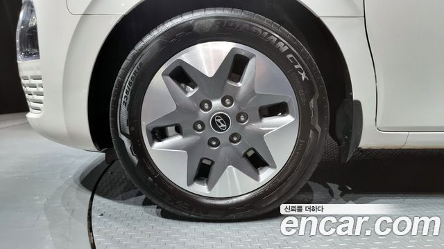 Hyundai Стария 2025