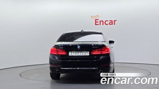 BMW 5 серия (G30) 2020